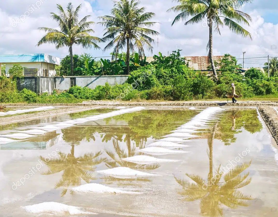 Arbeiten unter tropischen Bedingungen in einer Saline – Symbolbild für G 35 Untersuchung bei klimatisch belastenden Arbeitsaufenthalten